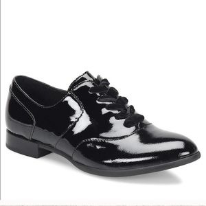 Born Eden Oxford in Black Patent Sz. 11